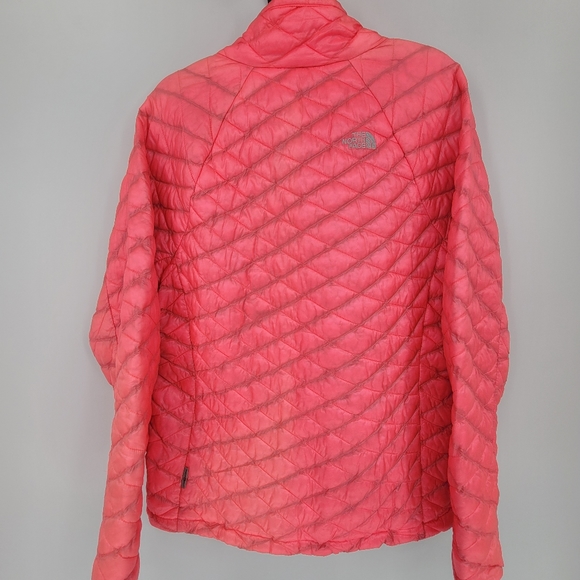The North Face Pink Puffer Jacket - Picture 2 of 6